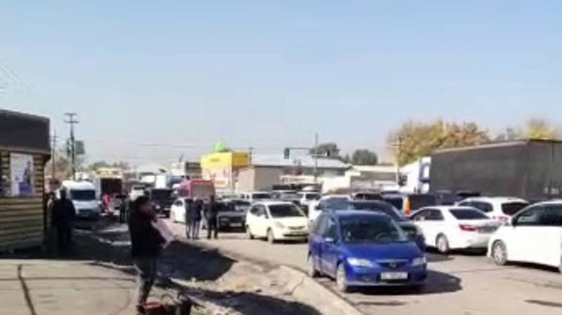 Огромная пробка в Сокулуке из-за ремонта дороги. Видео