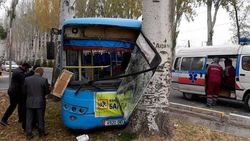 Виновником аварии с участием автобуса на Айтматова является «Хонда Фит», - мэрия