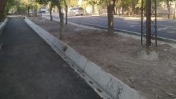 Будет ли газон между новой дорогой и тротуаром на ул.Интергельпо. Фото горожанина