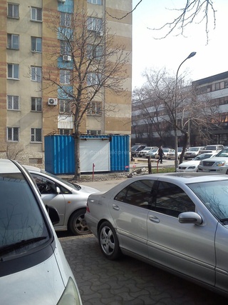 Законно ли установлен контейнер на пересечении улиц Токтогула и Шопокова? - читатель <b><i> (фото) </i></b>