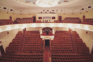 Театр оперы и балета имени А.Малдыбаева <b><i> (фото) </i></b>