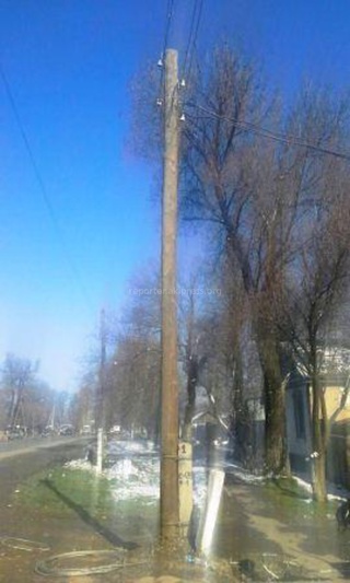 Ремонтная бригада Сокулукского участка заменила в селе Гавриловка опору электросетей, - «Северэлектро» <b><i> (фото) </i></b>