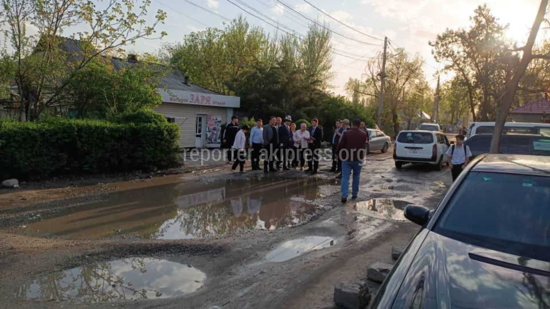 На дороге по ул.Фере огромная лужа. Фото