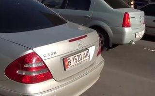 Машина с кыргызскими госномерами попала в видео-сюжет движения «СтопХам» в России <b><i>(видео)</i></b>