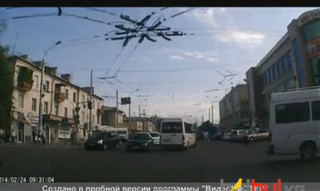 Водитель маршрутки чуть не сбил пешехода в районе Ошского рынка, - читатель <b><i>(видео)</i></b>