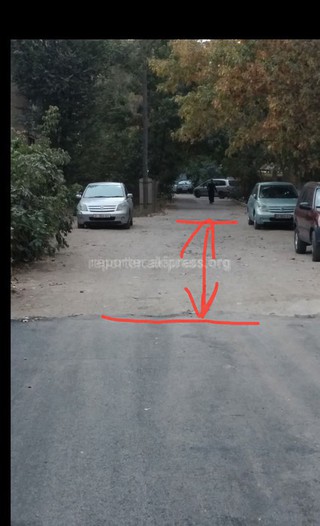 Подъездная дорога к дому №80 на ул.Загорской в мкр Аламедин-1 не была включена в список реабилитируемых дорог, - мэрия Бишкека
