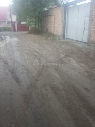 Жители ул.Шаумяна должны обратиться в Первомайский акимиат для включения улицы в список на ремонт на 2017 год, - мэрия Бишкека