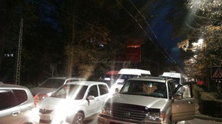 На улицах Бишкека движение автомашин затруднено, - читатель <i>(фото)</i>