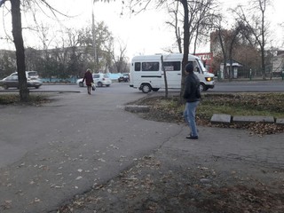 Читатель просит обновить «зебру» на пересечении улиц Ахунбаева и Элебаева (фото)