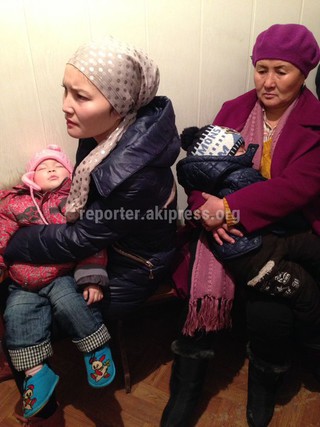 В селе Новопавловка больные ОРВИ вынуждены ждать очереди к врачу по 3 часа, - читатель (фото)