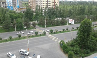 Бишкекчанка просит обратить внимание на пешеходный переход на Южной магистрали, чтобы он соответствовал требованиям