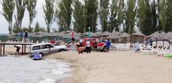 «Тойота Ленд Крузер» заехала в озеро Иссык-Куль <i>(фото, видео)</i>