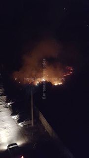 В мкр Джал минувшей ночью произошел пожар <i>(фото, видео)</i>
