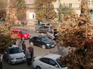 На ул.Масалиева в Оше произошла авария (фото)