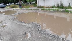 В Бишкеке на ул.Чокморова уже год не делают ремонт улицы (фото)