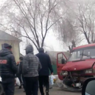 На автодороге Бишкек—Чалдовар произошло ДТП с участием буса <i>(видео)</i>