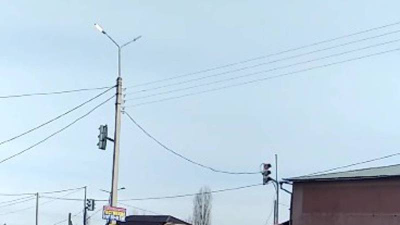 Бишкекчанин просит днем выключать наружное освещение на ул.Чортекова