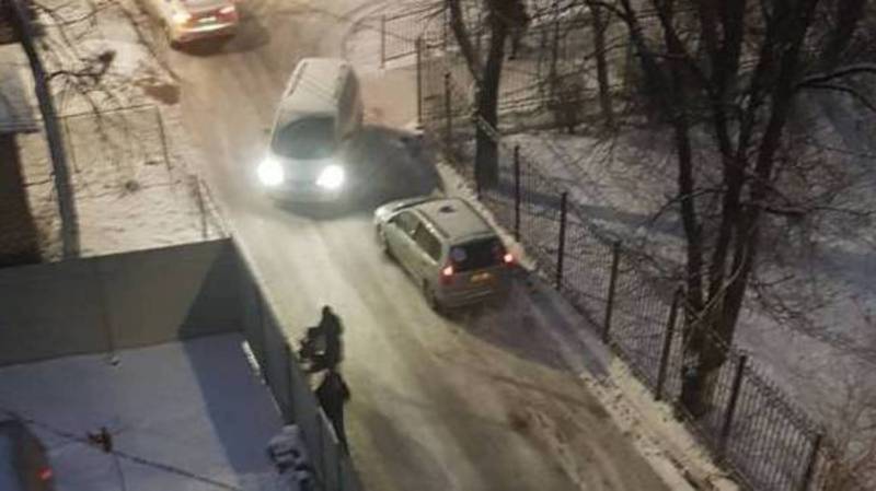 Жителям ул.Усенбаева необходимо обратиться в районный акимиат по поводу установки тротуара