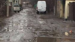 Переулок Карагайский утопает в грязи. Видео