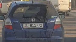 На ул.Тоголок Молдо едет праворульная «Хонда», зарегистрированная как леворульная. Фото