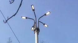 Лампы уличного освещения на Дэн Сяопина – Абдрахманова горят днем и ночью. Видео