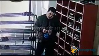 В мечети в 12 микрорайоне мужчина украл обувь <i>(видео)</i>