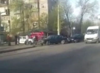 На Толстого-Крылова произошло ДТП с участием 4 машин <i>(видео)</i>
