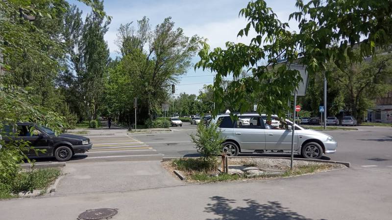 На ул.Суеркулова нет светофора, - горожанин. Фото
