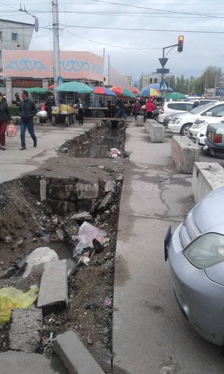 Ремонтные работы вокруг Ошского рынка ведутся по графику, - мэрия Бишкека