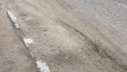 Житель Канта жалуется на состояние дороги по ул.Панфилова. Видео