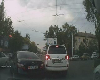 Депутатский автомобиль 0115KG нарушил правила дорожного движения <b>(фото, видео)</b>