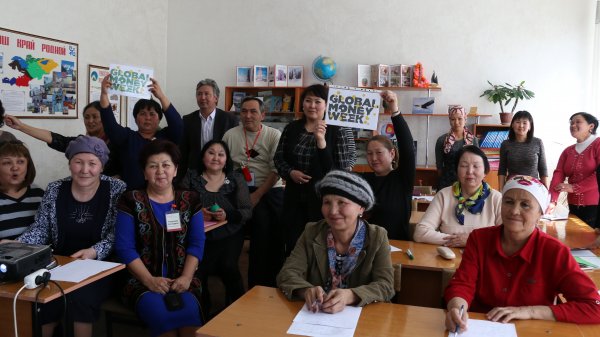 Национальный банк Кыргызстана обучил финансовой грамотности 88 учителей Чуйской области