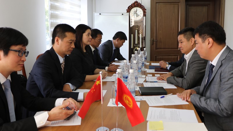Кыргызстан и Китай договорились обмениваться опытом по коммерциализации интеллектуальной собственности и организации стажировок — Tazabek