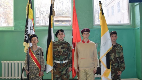 Впервые в Бишкеке прошел областной смотр-конкурс знаменных групп «Равнение на знамя»
