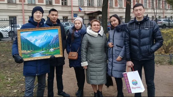 Бишкекские школьники посетили Санкт-Петербург (фото)