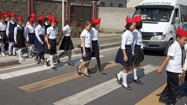 Фото - В Бишкеке для школьников проводят месячник по обучению Правилам дорожного движения