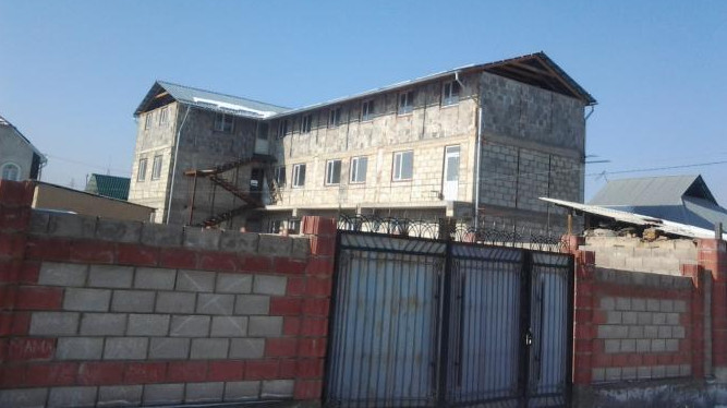 В Госэкотехинспекции озвучили, сколько домов построено в запрещенных для строительства зонах Бишкека — Tazabek