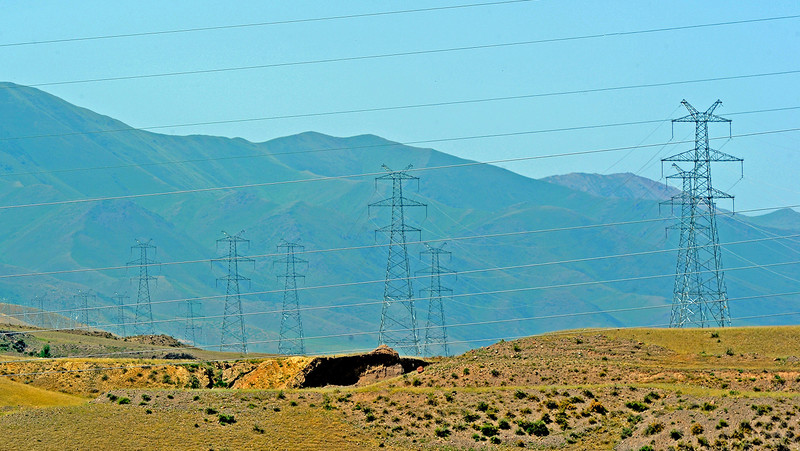 Сколько электроэнергии экспортировал и импортировал Кыргызстан в 2014-2018 годы? — Tazabek