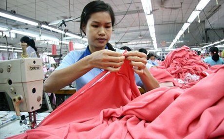 Депутат Э.Байбакпаев обеспокоен, не повлияет ли негативно соглашение о свободной торговле с Вьетнамом на швейную отрасль КР — Tazabek