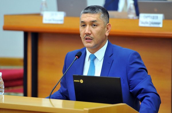 Депутат Т.Зулпукаров: В последнее время много тендеров по дорогам проводятся незаконно, может, в Минтрансе есть хорошо понимающий отрасль коррупционер? — Tazabek