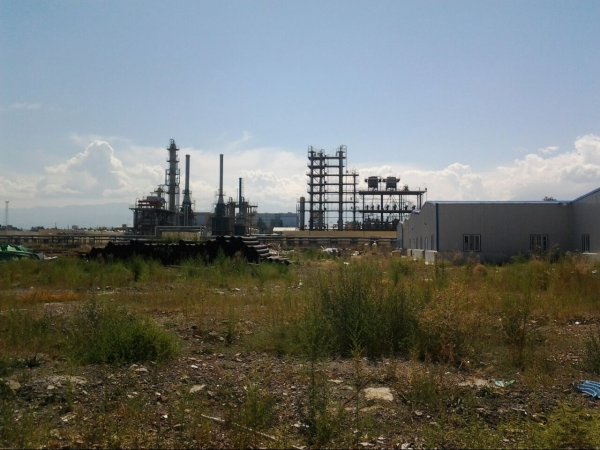 Токмокский нефтеперерабатывающий завод до сих пор не получил разрешения на переработку нефти, - министр А.Кожошев — Tazabek
