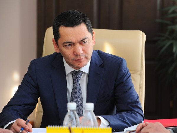 Фракция «Республика–Ата-Журт» считает, что в бюджет на 2015 год были заложены лишние расходы в размере 21 млрд сомов — Tazabek