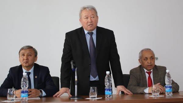 Исполняющим обязанности ректора КНУ стал бывший министр образования Канат Садыков