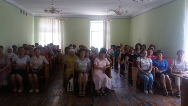 В Майлуу-Суу прошло ежегодное августовское совещание руководителей и педагогических работников образовательных организаций (фото)