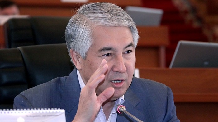 Депутат считает, что надо было пригласить на заседание депутатской комиссии экс-премьер-министра Ж.Сатыбалдиева — Tazabek