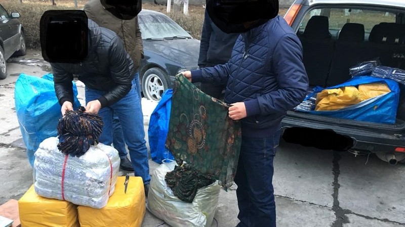 Таможенники пресекли незаконный ввоз товаров народного потребления в Баткене — Tazabek