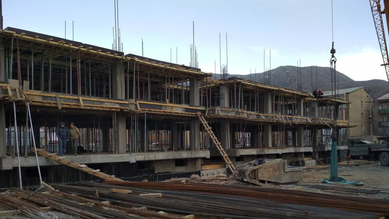 Фото — Ход строительства эконом-жилья в Нарыне — Tazabek