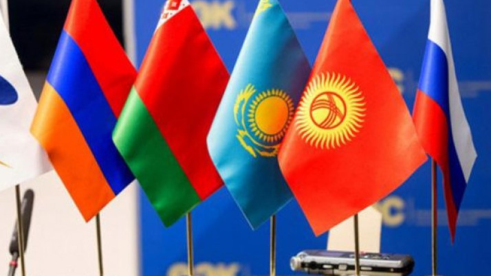 В Кыргызстане наблюдается наименьшая зарплата среди стран ЕАЭС — $212 — Tazabek