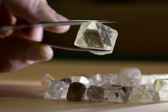 Комиссия по недропользованию выдаст лицензию на поиск алмазов на площади Куйлю — Tazabek