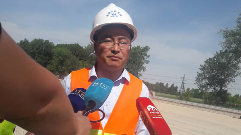 Для строительства дороги Бишкек—Кара-Балта используются 89 единиц оборудования из Китая, - консультант И.Токтомамбетов — Tazabek